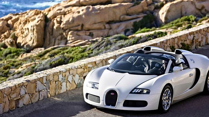 Front Pose Of Bugatti Veyron 16.4 Grand Sport In White